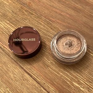 Hourglass eyeshadow